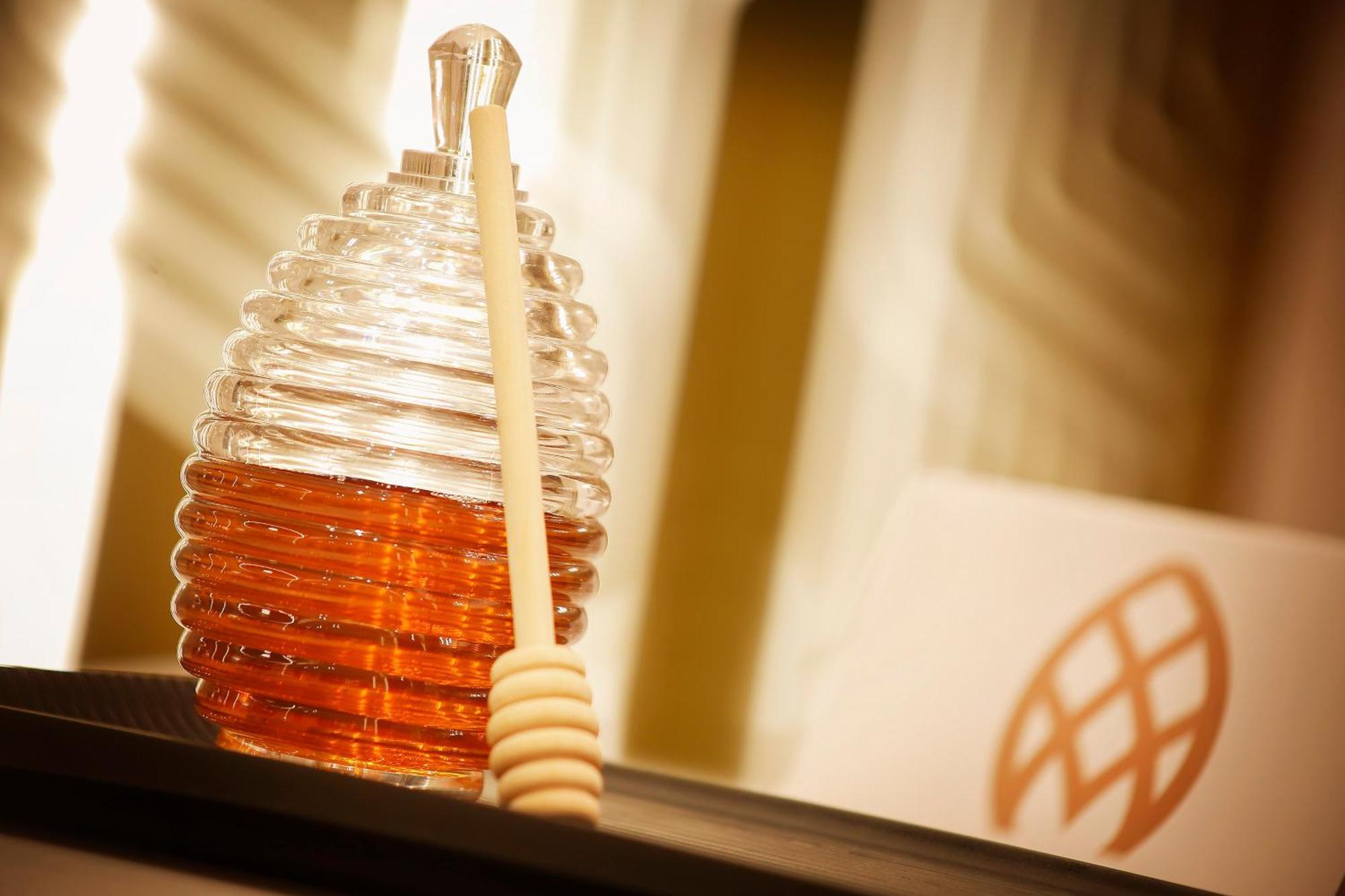 Velero Hotel Doha Lusail מראה חיצוני תמונה A bottle of cognac